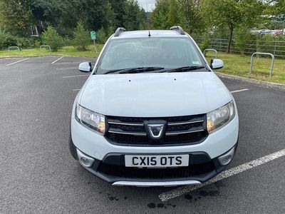 Used Dacia Sandero Lauréate 2015 White Hatchback