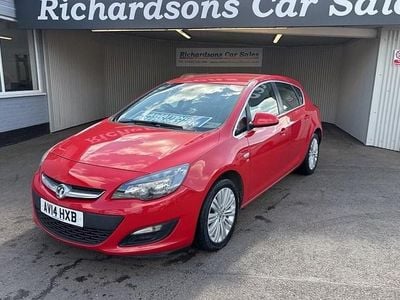 Used Vauxhall Astra Excite 100 HP (73 kW) 2014 Red Hatchback