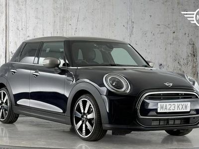 Używany Mini Cooper Exclusive 134 KM (98 kW) 2023 Czarny Hatchback