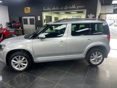 Używany Skoda Yeti SE 105 KM (77 kW) 2014 Srebrny SUV