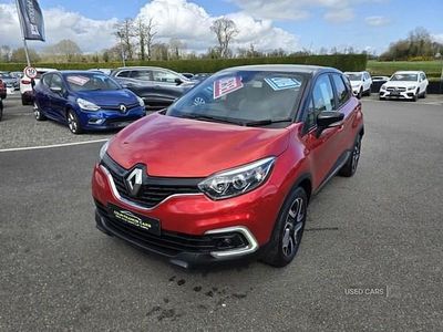 Begagnad Renault Captur Iconic 90 HK (66 kW) 2019 Röd SUV
