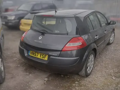 Usado Renault Mégane Dynamique 2007 Cinzento Citadino