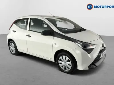 Used Toyota Aygo 72 HP (52 kW) 2018 White Hatchback
