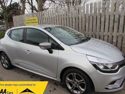 Used Renault Clio IV Dynamique 90 HP (66 kW) 2017 Silver Hatchback
