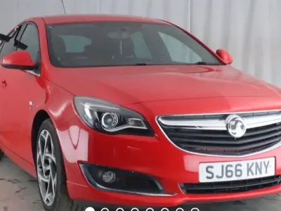 Used Vauxhall Insignia SRi 136 HP (100 kW) 2016 Red Hatchback