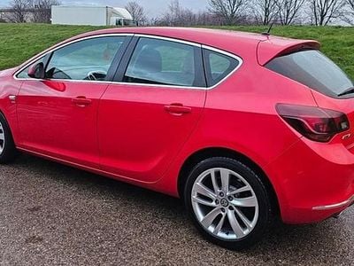 Used Vauxhall Astra SRi 163 HP (119 kW) 2012 Radiant red Hatchback