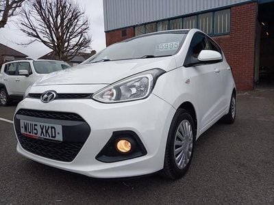 Usado Hyundai i10 SE 87 HP (63 kW) 2015 Branco Citadino