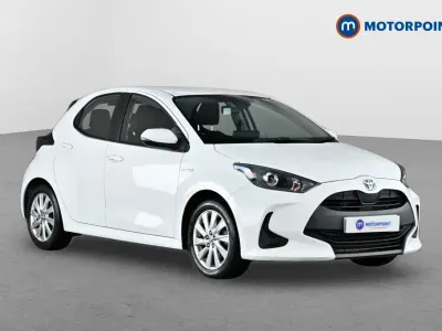 Używany Toyota Yaris Hybrid 2021 Biały Hatchback