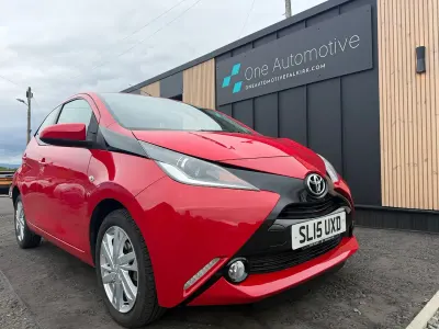 Used Toyota Aygo x-press 69 HP (50 kW) 2015 Red Hatchback