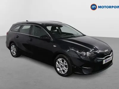 Usado Kia Ceed 2023 Preto Citadino
