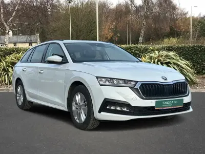 Used Skoda Octavia SE Technology 114 HP (83 kW) 2023 White Estate