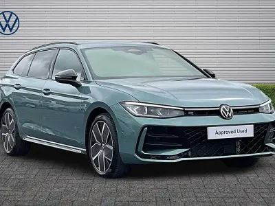 Used VW Passat Black Edition 204 HP (150 kW) 2026 Mariposit green Estate