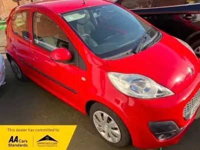 Used Peugeot 107 Active 68 HP (50 kW) 2013 Red Hatchback