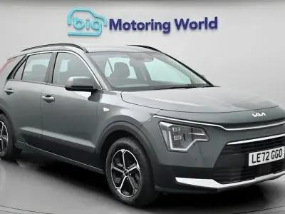 Gebraucht Kia Niro 141 PS (103 kW) 2023 Grün SUV