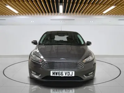 Used Ford Focus Titanium 120 HP (88 kW) 2016 Grey Hatchback