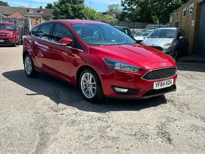 Used Ford Focus Zetec 125 HP (91 kW) 2014 Red Hatchback