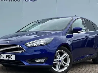 Used Ford Focus Zetec 125 HP (91 kW) 2017 Blue Hatchback