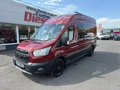 Begagnad Ford Transit 170 HK (125 kW) 2021 Röd Van