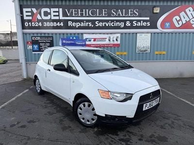 Used Mitsubishi Colt 2011 White Hatchback