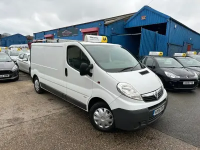 Gebraucht Vauxhall Vivaro 115 PS (84 kW) 2011 Weiß Van / Kleinbus