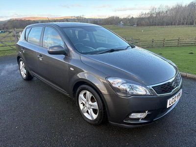 Używany Kia Ceed 2012 Szary Hatchback