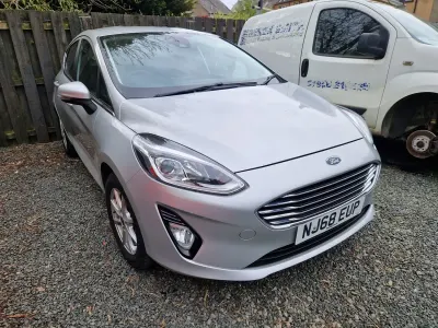 Używany Ford Fiesta Zetec 70 KM (51 kW) 2018 Srebrny Hatchback