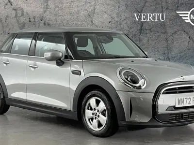 Begagnad Mini Cooper Classic 136 HK (100 kW) 2022 Silver Halvkombi