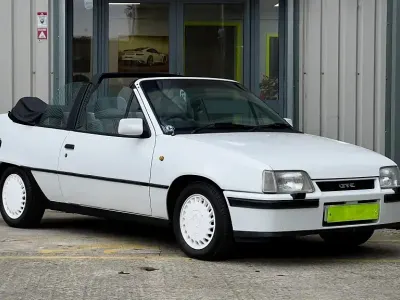 Used Vauxhall Astra 115 HP (84 kW) 1988 White Cabriolet
