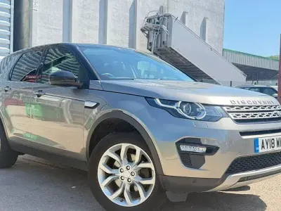 Usado Land Rover Discovery Sport HSE 180 HP (132 kW) 2018 Prateado SUV