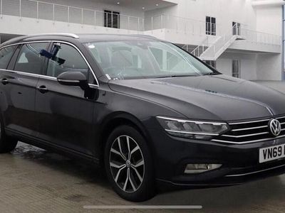 Black Used 2019 VW Passat SEL Estate | £12,995 (Fair price)