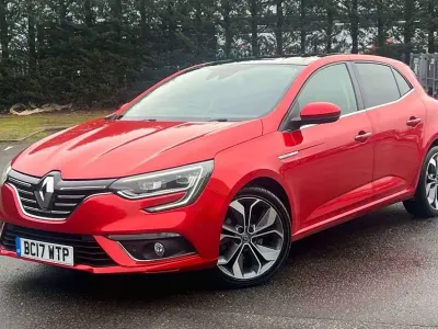 Używany Renault Mégane Signature 2017 Czerwony Hatchback