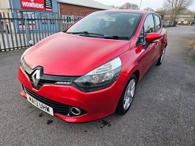 Used Renault Clio IV Expression+ 75 HP (55 kW) 2013 Red Hatchback