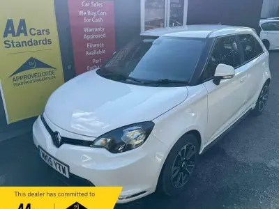 Used MG MG3 106 HP (77 kW) 2015 White Hatchback