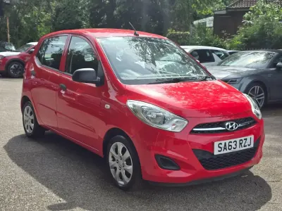 Used Hyundai i10 Classic 83 HP (61 kW) 2013 Red Hatchback