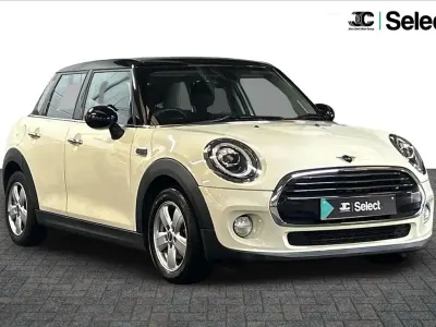 Used Mini Cooper Classic 134 HP (98 kW) 2019 White Hatchback