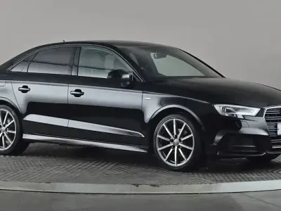 Usado Audi A3 Black Edition 150 HP (110 kW) 2018 Preto Sedan