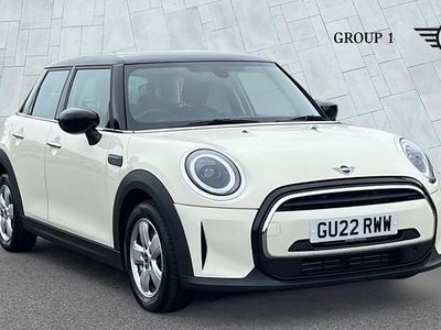 Used Mini Cooper Classic 136 HP (100 kW) 2022 Pepper white Hatchback