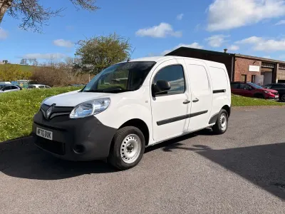 Usado Renault Kangoo Business 2021 Blanco Monovolumen