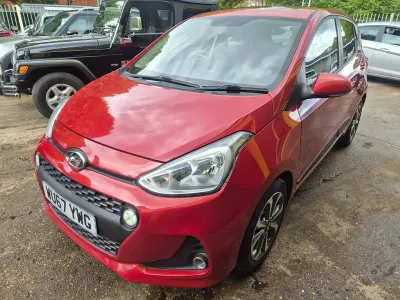Used Hyundai i10 Premium SE 87 HP (63 kW) 2017 Red Hatchback