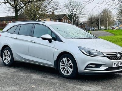 Used Vauxhall Astra Design Edition 110 HP (80 kW) 2018 Silver Estate