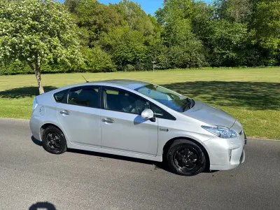Usado Toyota Prius 2012 Plateado Utilitario