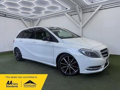 Begagnad Mercedes B180 109 HK (80 kW) 2014 Vit Minibuss