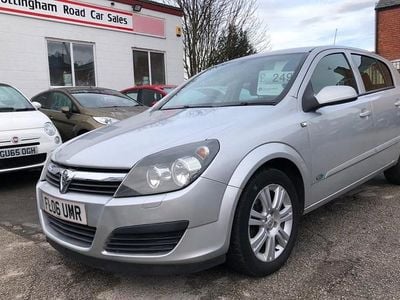 Silver Used 2006 Vauxhall Astra Active Hatchback | £2,499 (Expensive)
