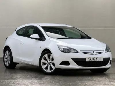 Used Vauxhall Astra GTC Sport 120 HP (88 kW) 2016 White Coupe