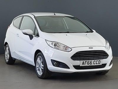 Used Ford Fiesta Zetec 82 HP (60 kW) 2016 White Hatchback