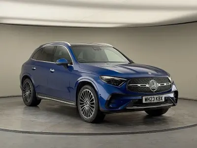Begagnad Mercedes GLC300e AMG line 2023 Blå SUV