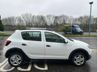 Begagnad Dacia Sandero Ambiance 90 HK (66 kW) 2015 Vit Halvkombi