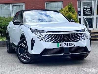 Occasion Peugeot e-3008 GT 152 kW (207 ch) 2024 Blanc SUV