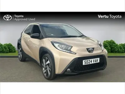 Used Toyota Aygo X 72 HP (52 kW) 2024 Beige SUV