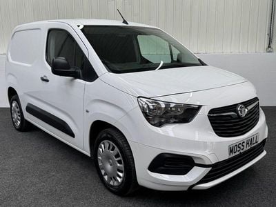 Used Vauxhall Combo Sportive 100 HP (73 kW) 2020 White MPV